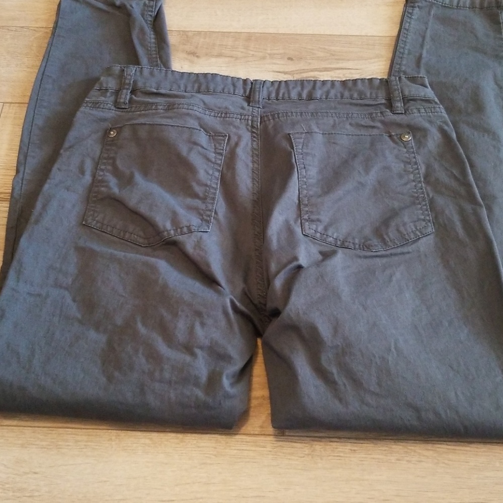 Jeggings mid rise cropped gray pants